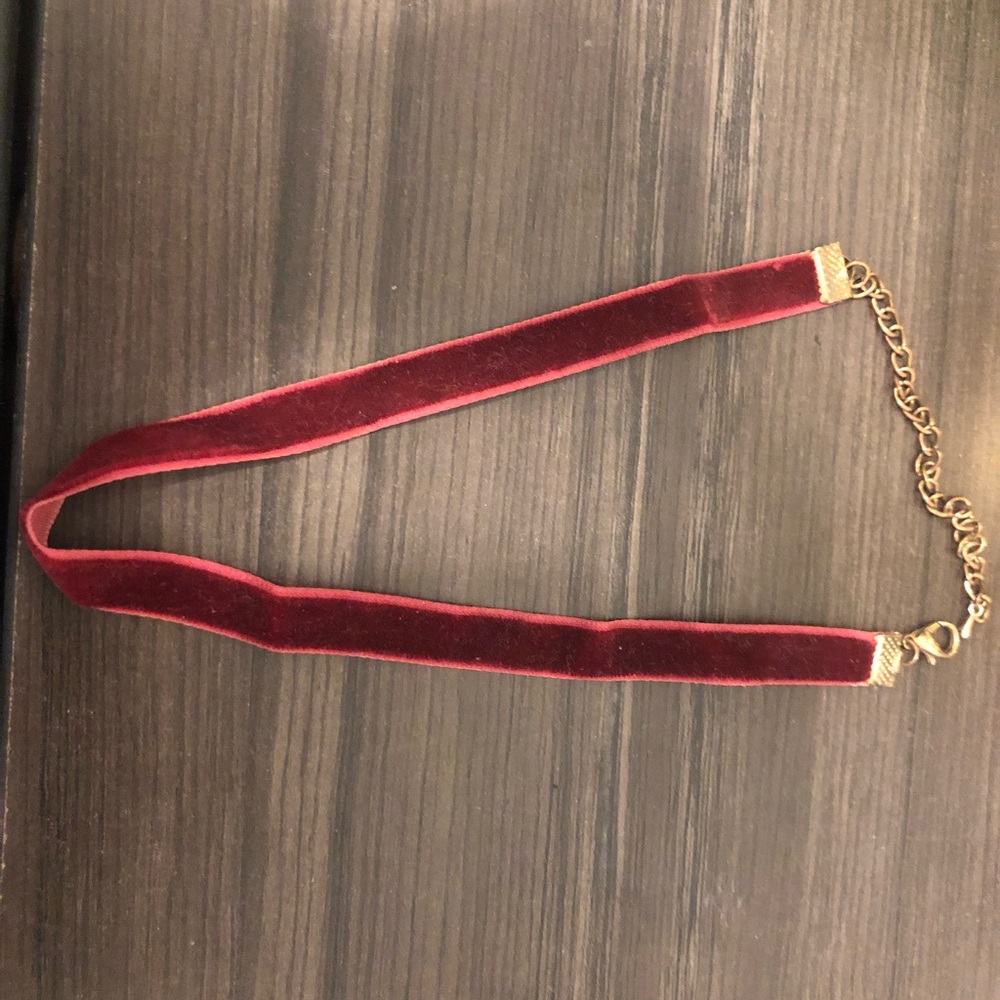 Maroon Choker